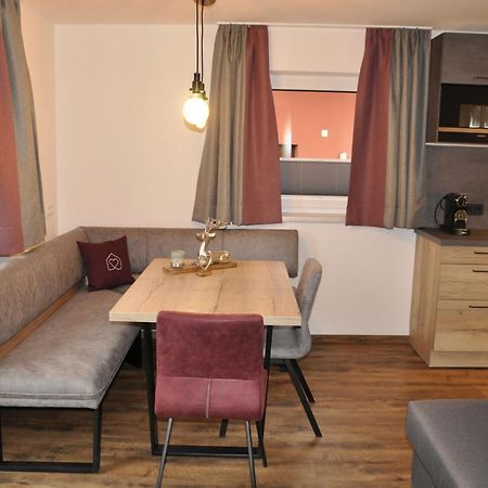 Herzis Appartements Wagrain Zimmer foto